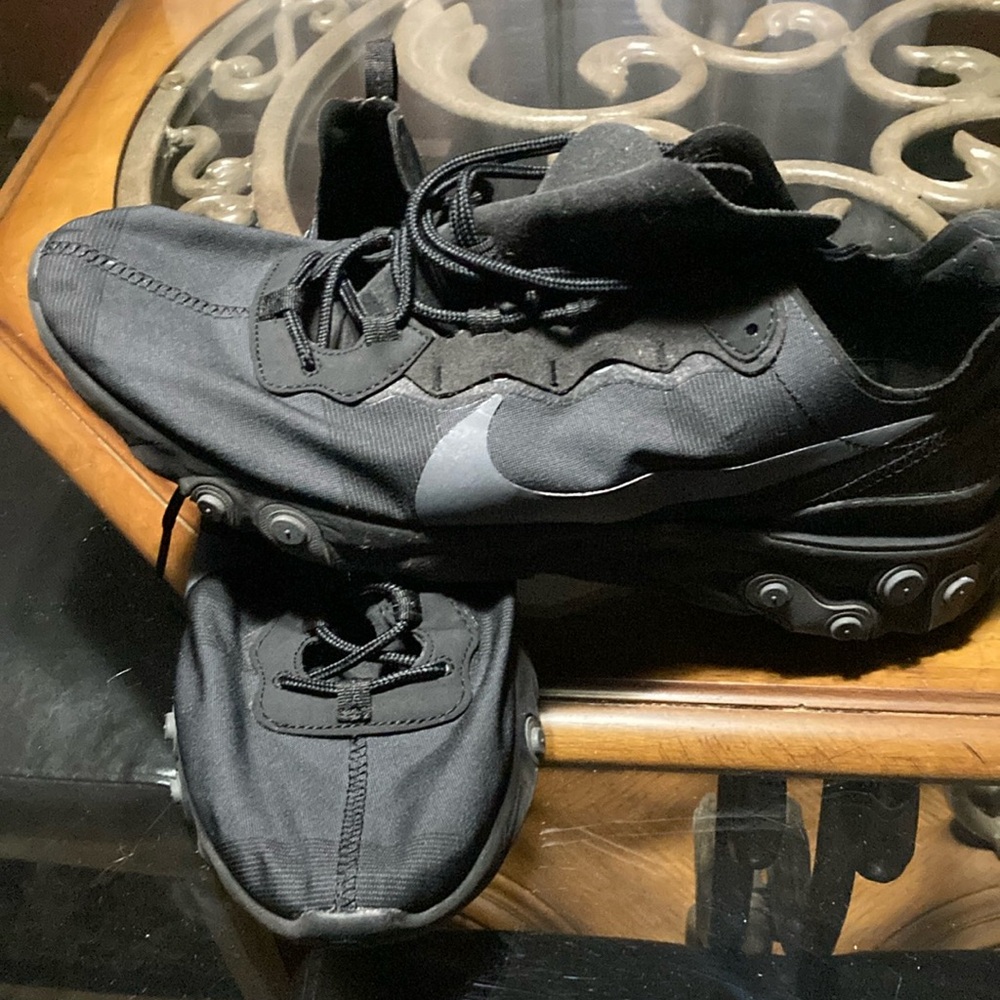 Men’s Nike React 
Blk, Size 13
Excellent condition, 
Check these out👀
